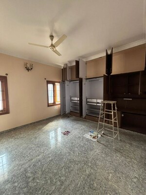 Room in 4 BHK Apartment at Rajmahal Apartments Sadashiva Nagar, Sadashiva Nagar – for Rent