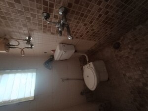 Bathroom in 2 BHK Apartment at Miracle Heights, Kopar Khairane – for Sale