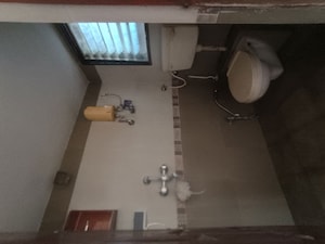 Living Room in 2 BHK Apartment at Miracle Heights, Kopar Khairane – for Sale