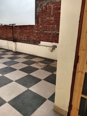 Balcony in 1 RK Builder Floor at Sector 6 – for Rent