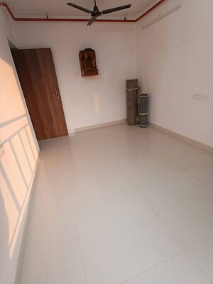 Room in 1 BHK Apartment at DGS Heights, Goregaon East – for Rent