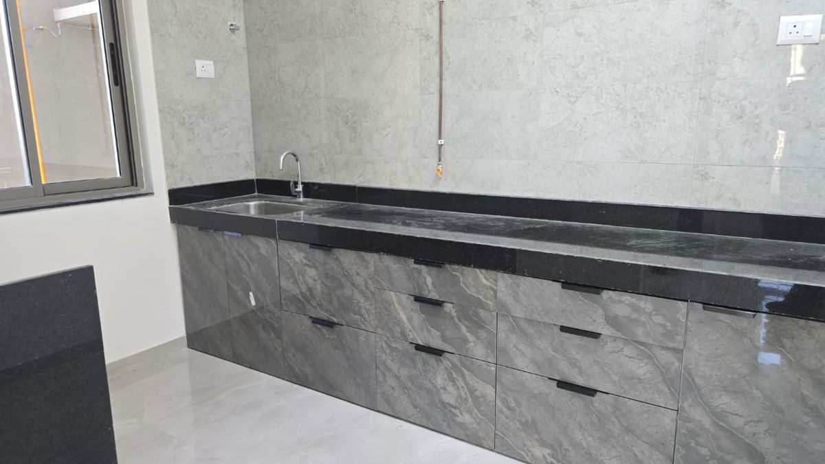 2 BHK + Study Room Apartment For Rent in Sheth Irene