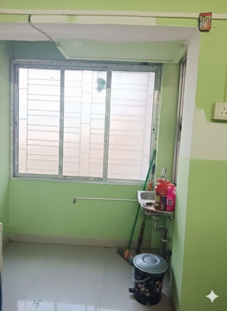 Room, golf green 2 Bedroom 700 Sq.Ft. Apartment In Golf Green Kolkata 10143672