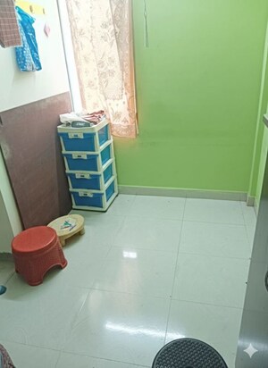 Bedroom in 2 BHK Apartment at Golf Green – for Rent