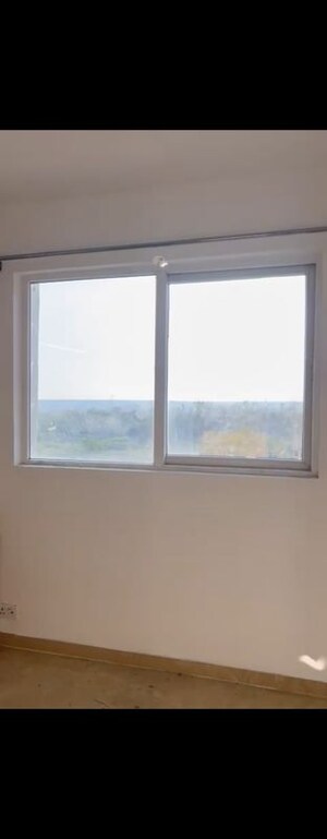 Room in 2.5 BHK Builder Floor at Signature Global Park 4 and 5, Sohna Sector 36 – for Rent