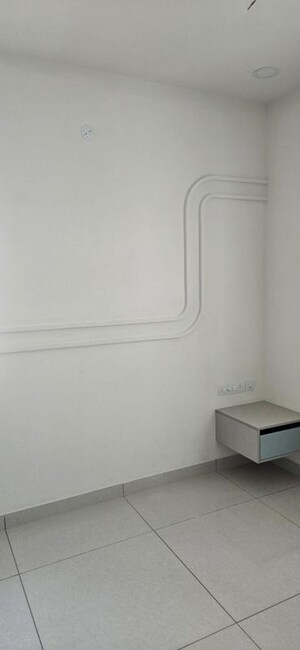 Room in 3 BHK Apartment at Aparna Zenon, Puppalaguda – for Rent