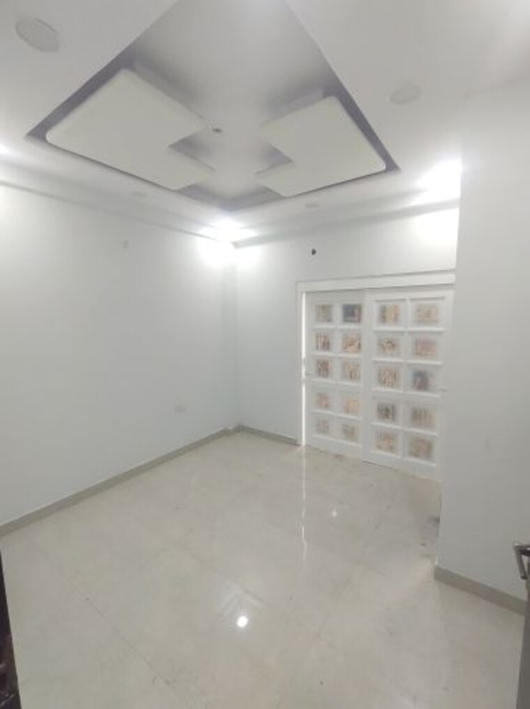 Room, divyam-vault 6+ Bedroom 130 Sq.Yd. Independent House In Surajpur Greater Noida 10182284