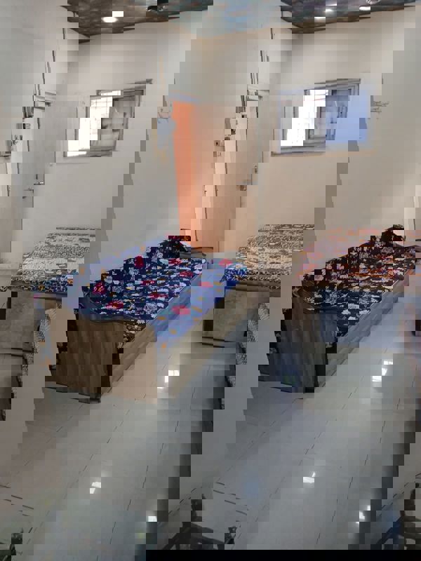 1 BHK 450 Sq.Ft. Apartment in Tolaram Building