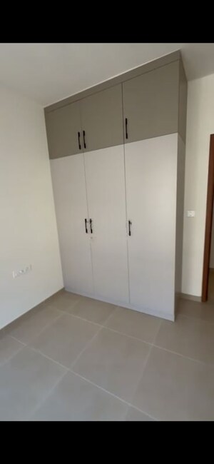 Room in 3.5 BHK Apartment at Bhartiya Nikoo Homes, Thanisandra Main Road – for Rent
