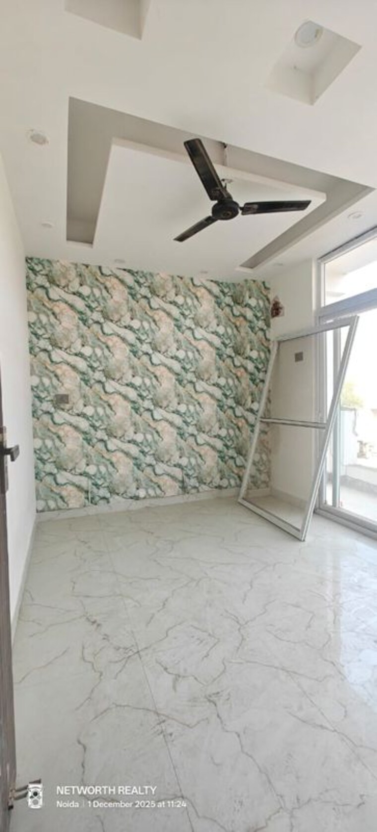 Room, sector 73 3 Bedroom 1400 Sq.Ft. Builder Floor In Sector 73 Noida 10182360