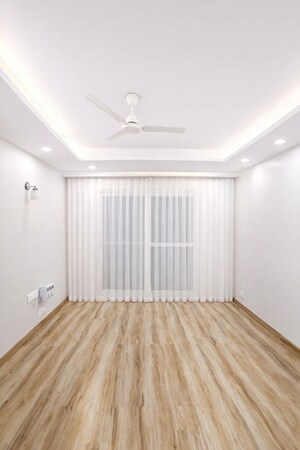 Building Lobby in 4 BHK Builder Floor at Sector 46 – for Rent