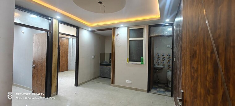 Room, sector 73 2 Bedroom 910 Sq.Ft. Builder Floor In Sector 73 Noida 10182375