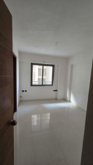 Room in 3 BHK Independent House at Shela – for Rent