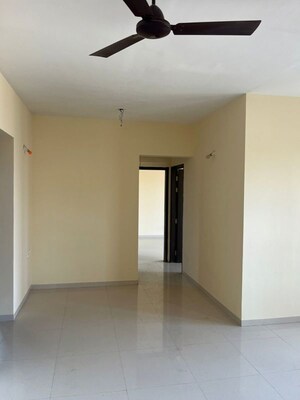 Room in 2 BHK Apartment at Nyati Evita, Dhanori – for Rent