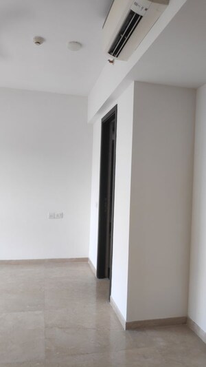 Room in 2 BHK Apartment at Hiranandani Zen Atlantis, Powai – for Rent