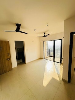 2 BHK Apartment For Rent in Lodha Downtown