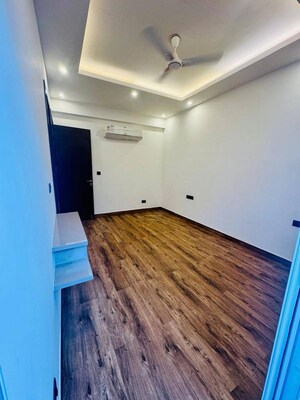 Furnished Amenities in 3 BHK Builder Floor at Sector 71 – for Sale