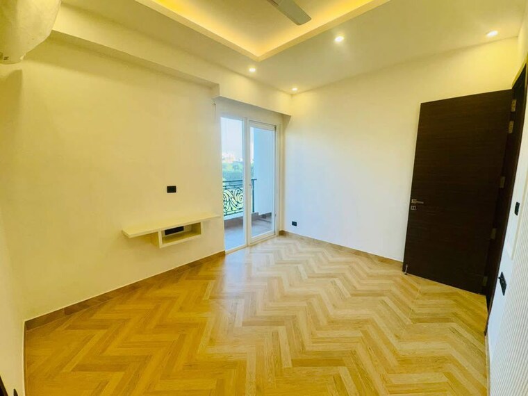 Room, sector 71 3 Bedroom 1250 Sq.Ft. Builder Floor In Sector 71 Gurgaon 10175449