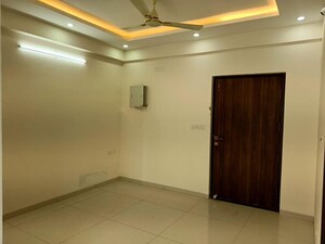 Room in 2 BHK Apartment at DSR Highland Greenz, Doddakannelli – for Rent