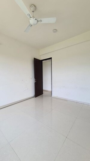 Room in 3 BHK Apartment at Lodha Palava Serenity A, Dombivli East – for Rent