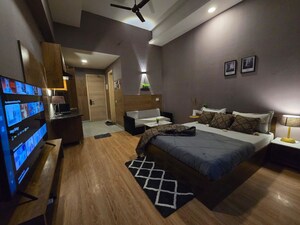 1 RK Apartment For Sale in Gaur City Mall, Sector 4 Greater Noida