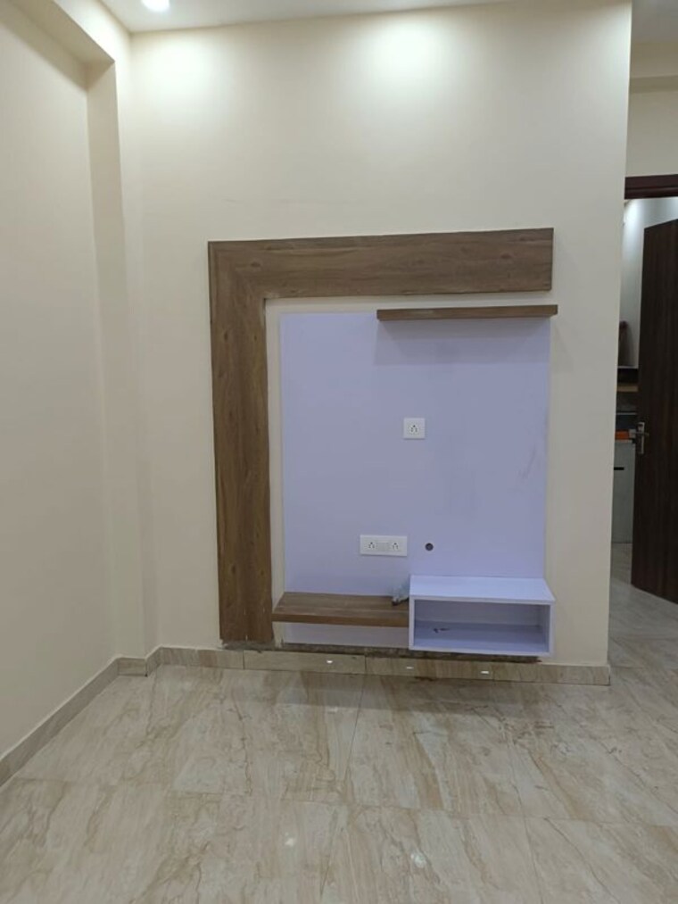 Room, krishna colony 3 Bedroom 135 Sq.Yd. Builder Floor In Krishna Colony Gurgaon 10182552