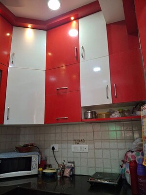 Furnished Amenities in 2 BHK Apartment at Landcraft Golflink Villas, Pandav Nagar – for Rent