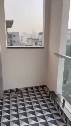 Kitchen in 3 BHK Builder Floor at BPTP Parkland Pride, Sector 77 – for Sale