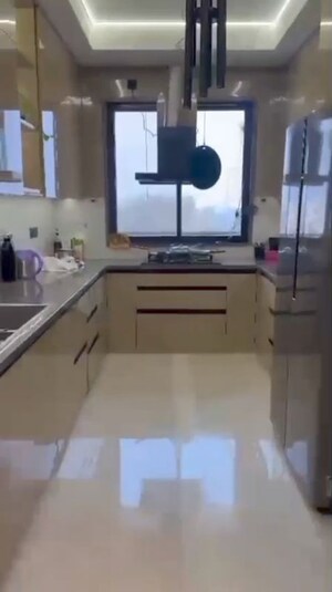 Kitchen in 3 BHK Builder Floor at BPTP Parkland Pride, Sector 77 – for Sale