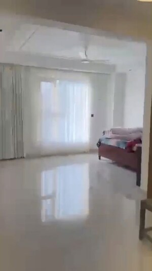 Bathroom in 3 BHK Builder Floor at BPTP Parkland Pride, Sector 77 – for Sale