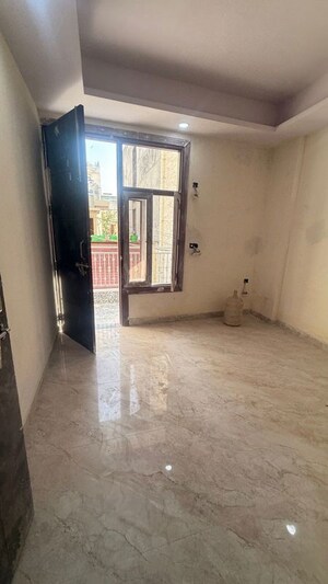 Room in 2 BHK Builder Floor at Rajpur Khurd Extension – for Rent