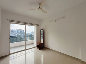 Room in 2 BHK Apartment at Kolte Patil Beryl, Kharadi – for Rent