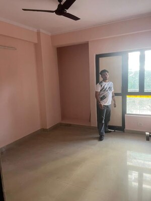 Room in 3 BHK Apartment at SG Impressions 58, Raj Nagar Extension – for Rent