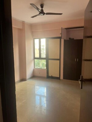 Room in 3 BHK Apartment at SG Impressions 58, Raj Nagar Extension – for Rent