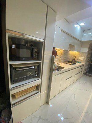 Furnished Amenities in 3 BHK Apartment at JPV Pratap Elegance, Vile Parle West – for Rent