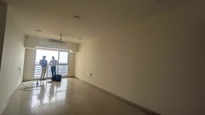 Room in 3 BHK Apartment at Worli Naka – for Rent