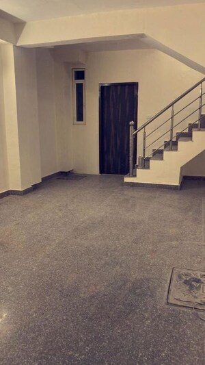 Room in 1 RK Builder Floor at Sector 38 – for Rent