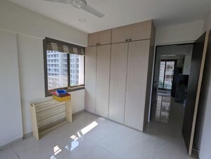 Room in 3 BHK Apartment at Gold Mist, Vile Parle West – for Rent