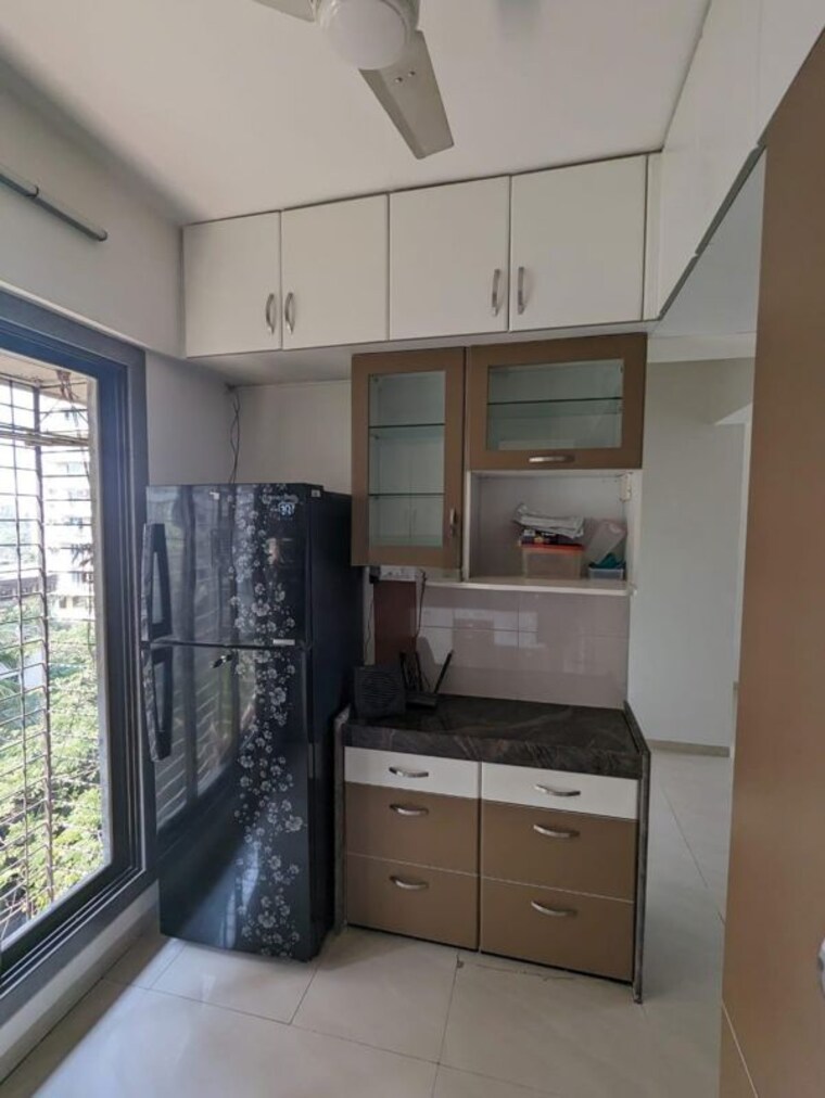 Kitchen, gold-mist 3 Bedroom 1300 Sq.Ft. Apartment In Vile Parle West Mumbai 10182620