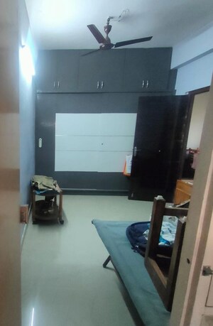 2 BHK Apartment For Rent in Gayatri Nivas, Seetamma Peta