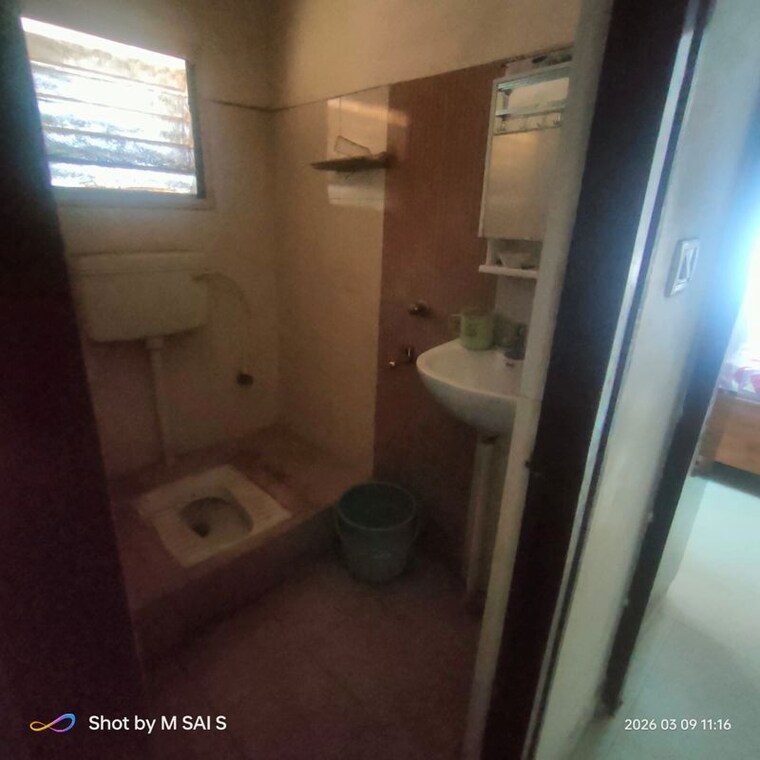 Bathroom, gayatri-nivas 2 Bedroom 900 Sq.Ft. Apartment In Seetamma Peta Vizag 10182580