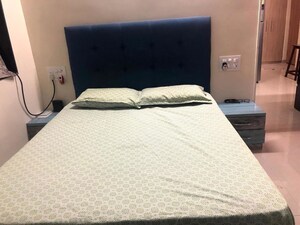 Bedroom in 2 BHK Apartment at Haji Ali – for Rent