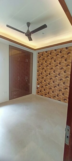 Room in 2 BHK Builder Floor at RPS Palm Drive, Sector 88 – for Sale