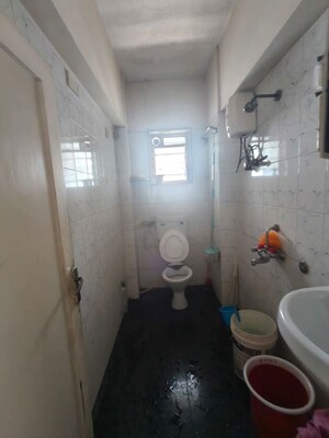 Bathroom in 2 BHK Apartment at Anita Accord, Kandivali East – for Sale