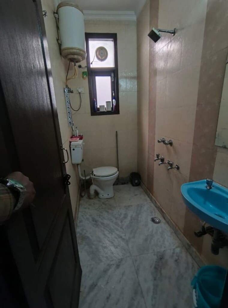 Bathroom, govindpuri 2 Bedroom 610 Sq.Ft. Builder Floor In Govindpuri Delhi 10182677
