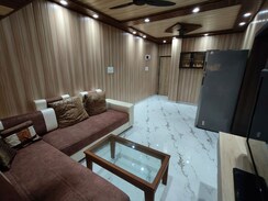 2 BHK + Extra Room Apartment For Rent in Golden Isle