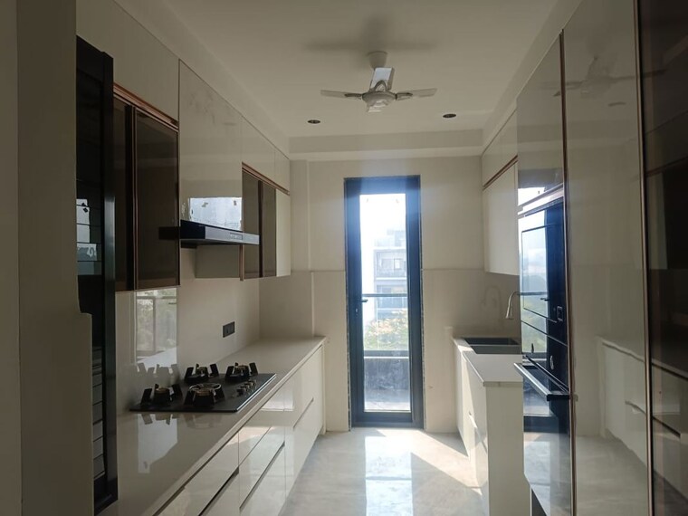 Kitchen, south city 2 4 Bedroom 275 Sq.Yd. Builder Floor In South City 2 Gurgaon 10181986