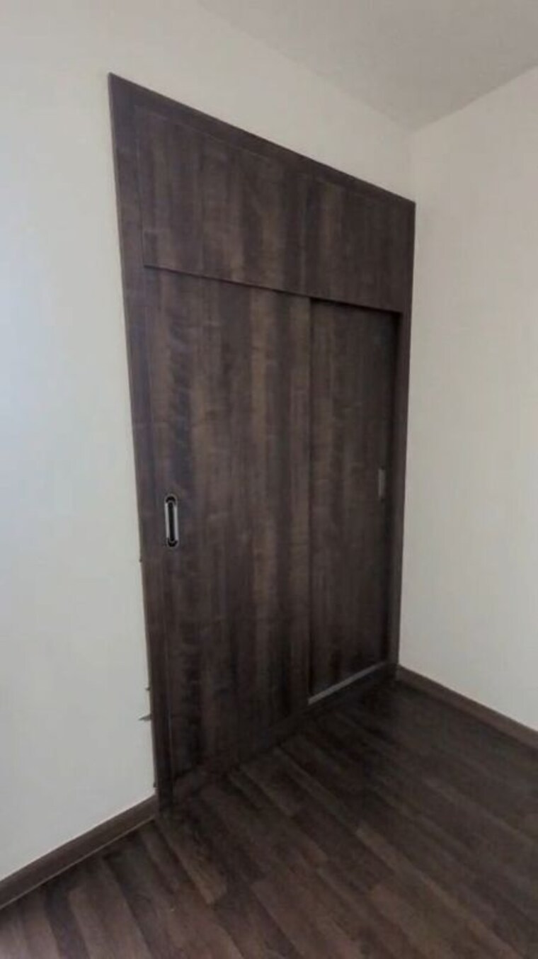 Room, sector 80 3 Bedroom 1650 Sq.Ft. Apartment In Sector 80 Faridabad 10182726