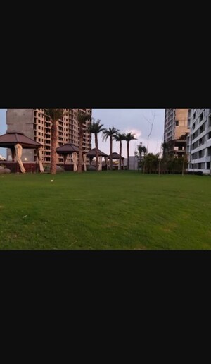 Parking in 4 BHK Apartment at Omaxe Lake, North Mullanpur – for Sale