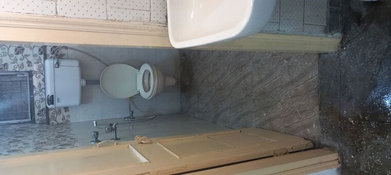 Bathroom, ip extension 2 Bedroom 950 Sq.Ft. Apartment In Ip Extension Delhi 10182770